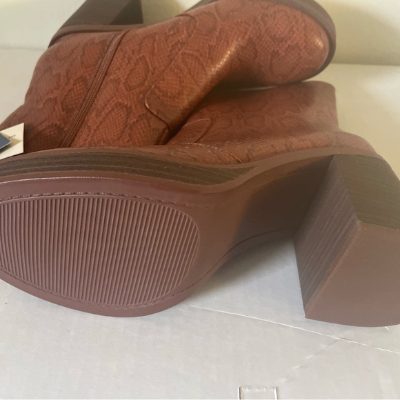 Brand new brown boot with memory foam - Picture 5 of 6